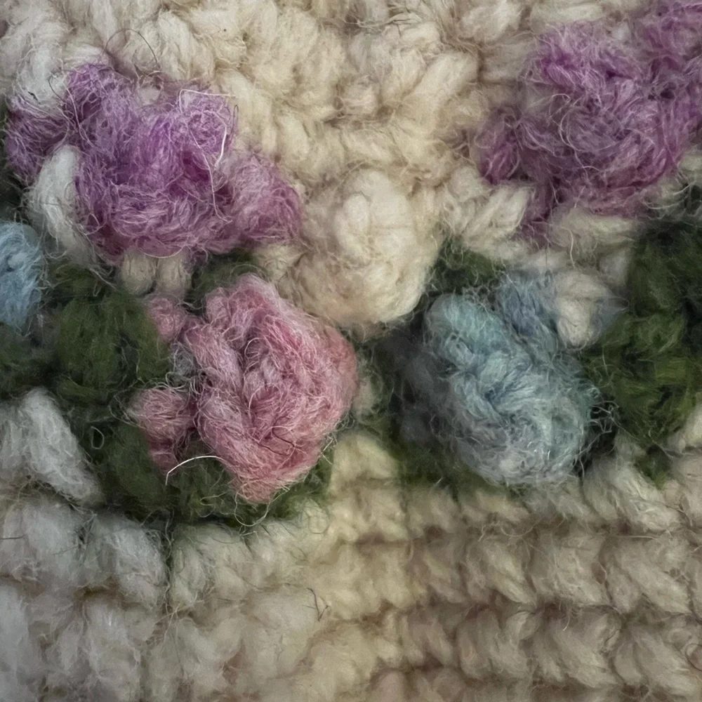 Floral Crochet Bucket Hat small/medium - Picture 3 of 5